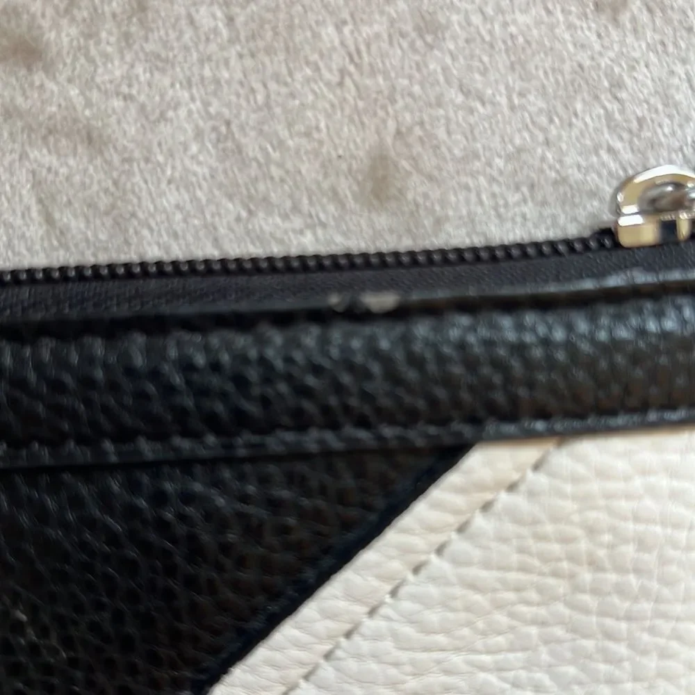 Guess Classic Y2K Neutral Coloblock Contrast Style Wristlet
